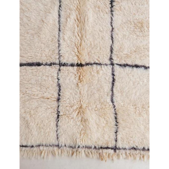 Grid Pattern Moroccan Rug - 8.3 X 5.7 Ft For Sale - Image 10 of 10