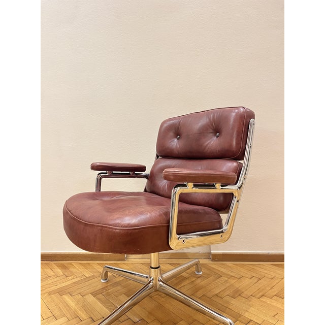 ES 108 Lobby Chair in Brown Leather by Charles and Ray Eames for Vitra, 1960s For Sale - Image 9 of 12