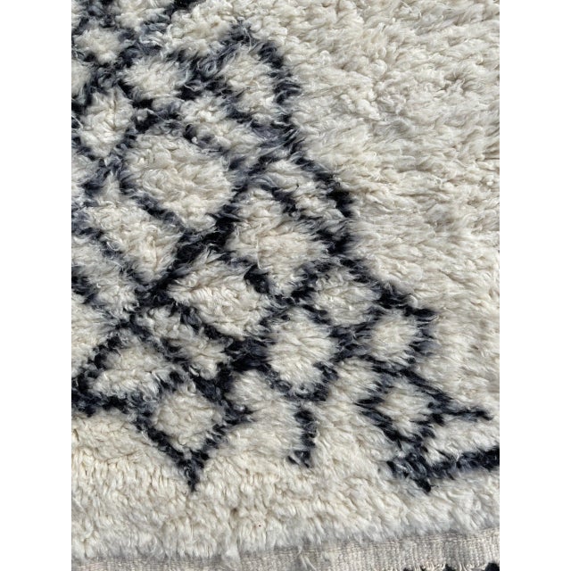 Textile White Modern Abstract Minimalist Area Rug For Sale - Image 7 of 8
