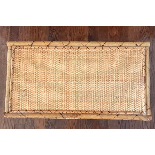 Vintage Chinoiserie Bamboo and Cane Wicker Lidded Small Side Table, Blanket Chest For Sale - Image 4 of 12