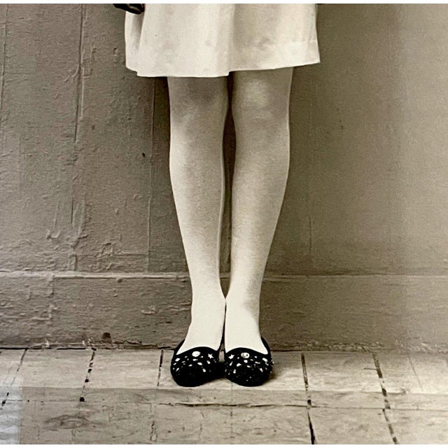 1980s Vintage Photograph Leslie Winer in Yohji Yamamoto by Albert Watson For Sale - Image 5 of 10