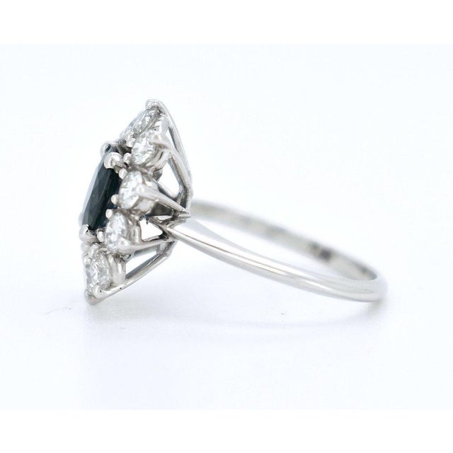 Metal 1990s Vintage Daisy Ring in 18 Carat Gold, Natural Sapphire and Diamonds, Size 4.75 For Sale - Image 7 of 11
