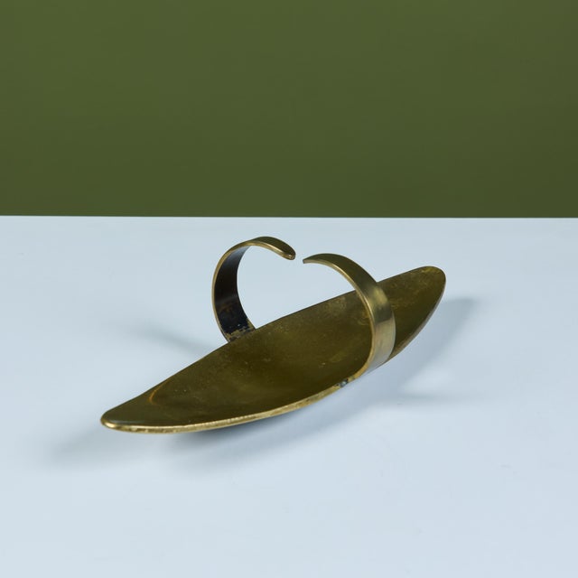 Pal-Bell Brass Tray With Curved Handles For Sale In Los Angeles - Image 6 of 12