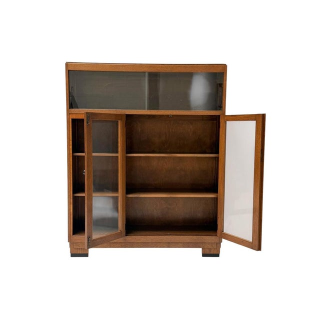 Art Deco Modernist Display Bookcase in Oak with Glass Doors, 1930s For Sale - Image 3 of 12