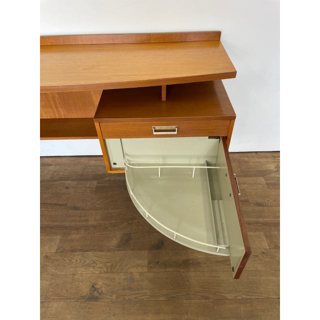 Mid-Century Modern British Limba Desk by Leslie Dandy for G-Plan, 1960s For Sale - Image 13 of 18