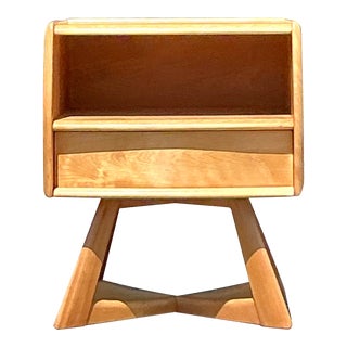 Mid 20th Century Vintage Heywood Wakefield Nightstand For Sale