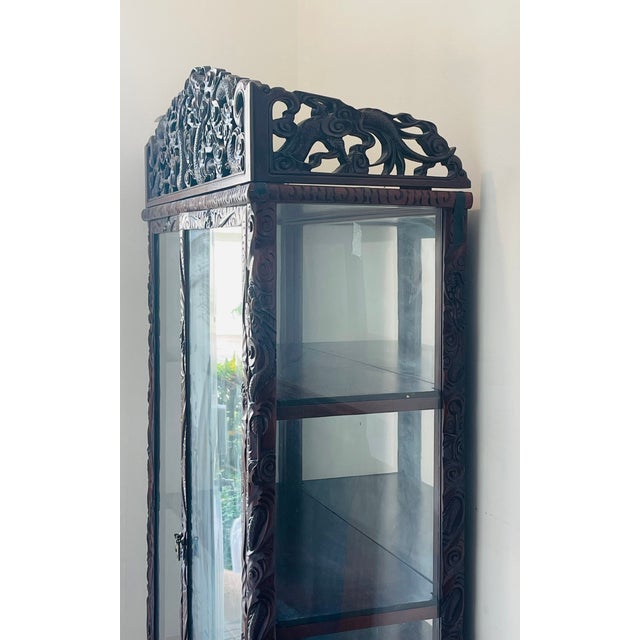1900-1909 Gorgeous Chinese Chinoiserie Carved Vitrine Display Cabinet For Sale - Image 15 of 15
