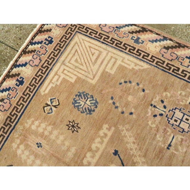 Galerie Shabab Collection Early 20th Century Handmade Khotan 5' X 9' Light Brown Gallery Rug For Sale In New York - Image 6 of 9