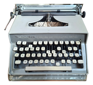 Travel-Riter Deluxe from Remington, 1960s