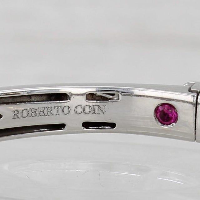 Gemstone Information: - Natural Diamonds - Total Carats - 0.33ctw Cut - Round Brilliant Color - F - G Clarity - VS1 - VS2...