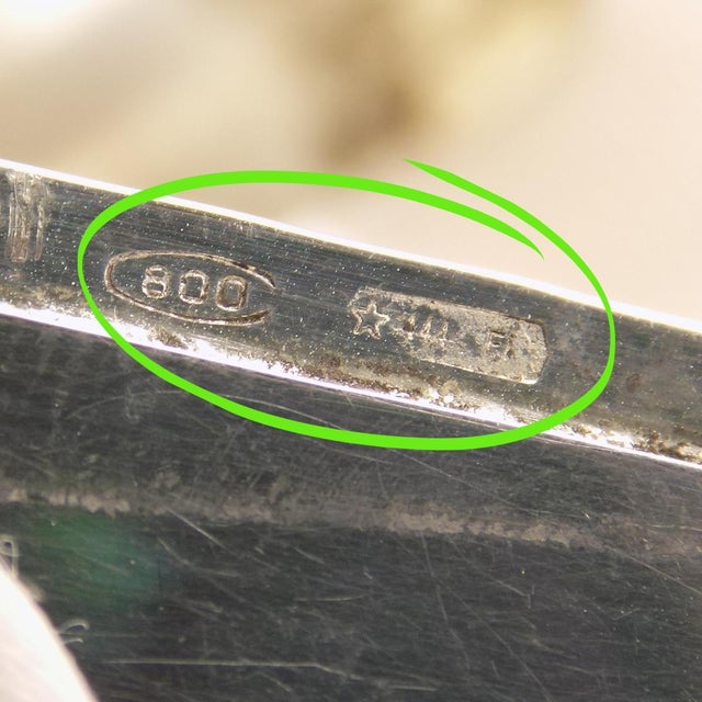 Vintage Italian Handmade Genuine Silver Florentine Rectangular Pill Snuff Trinket Box For Sale - Image 6 of 8