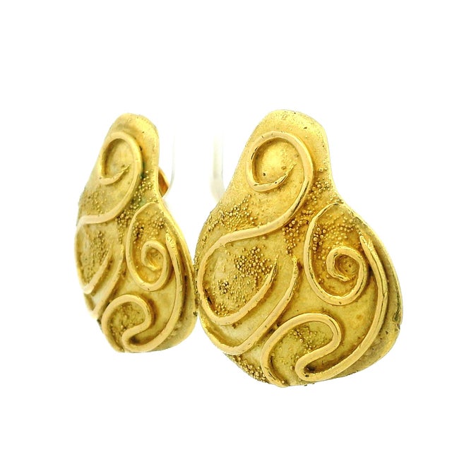 1970s Elizabeth Gage 18k Gold Sculptural Scroll Clip Earrings, A Pair For Sale - Image 13 of 17