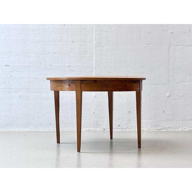 Round Dining Table in Alder Wood For Sale - Image 4 of 16
