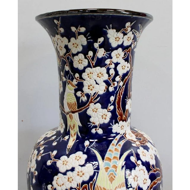 1940s Large Vase Depicting Birds of Paradise, 20th Century For Sale - Image 5 of 18