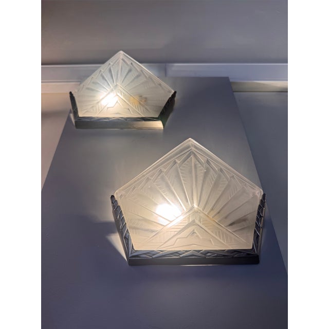 Art Deco Wall Lights in Pressed Glass and Nickel-Plated Bronze, Set of 2 For Sale - Image 6 of 18