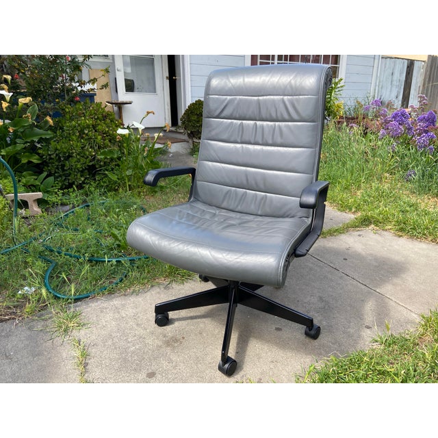 Dove Gray Vintage Richard Sapper Knoll Management Grey Leather Office Chairs For Sale - Image 8 of 12