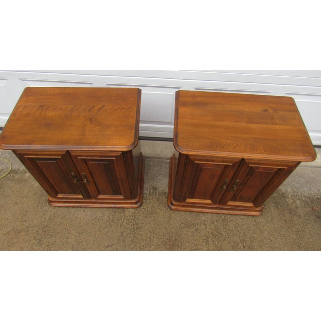 1980s Pair Ethan Allem Maple Nightstands Tables Bachelors Chests For Sale - Image 6 of 9