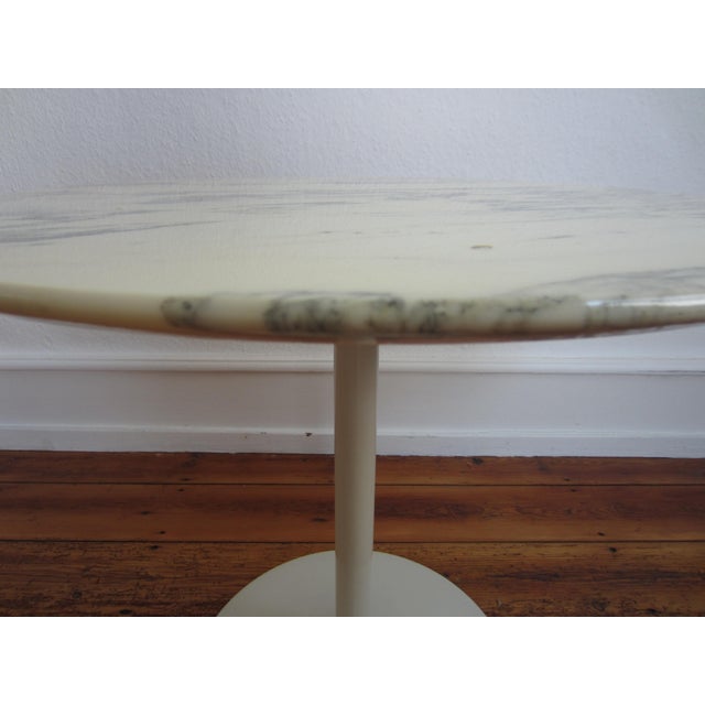 1970s Tulip Side Table with Marble Top from Opal Möbel, 1970s For Sale - Image 5 of 7