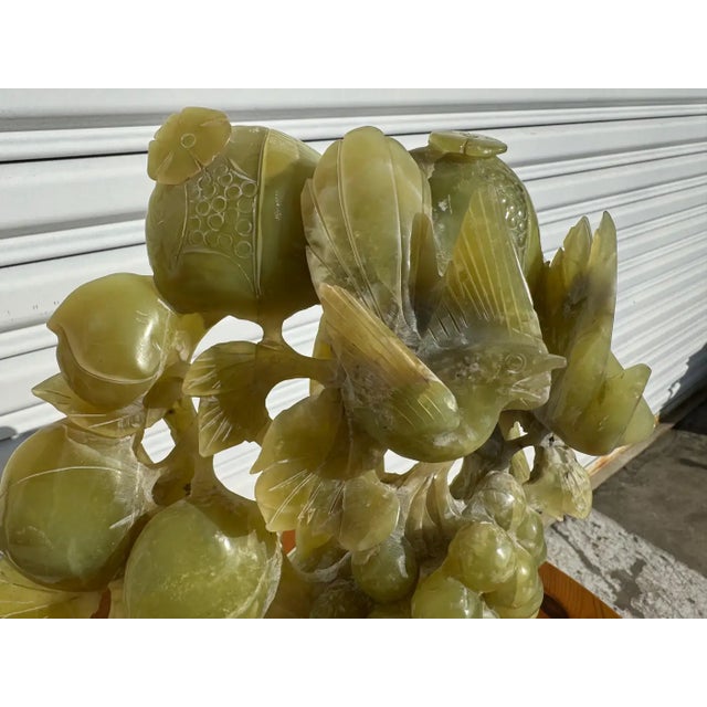 Late 20th Century Hand Carved Green Jade Grapes & Bird Sculpture Centerpiece (2 Pieces) For Sale - Image 4 of 13
