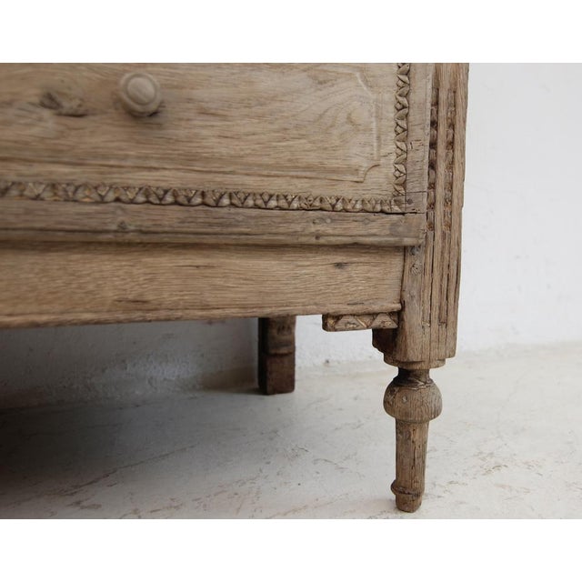 Louis XVI Chest of Drawers in Bleached Oak, Early 19th Century For Sale - Image 11 of 18