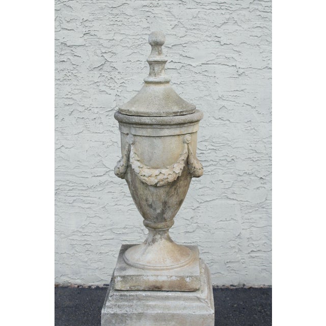 Late 20th Century Pair Of Neoclassical Style Cast Stone Garden Urns On Pedestals For Sale In Philadelphia - Image 6 of 16