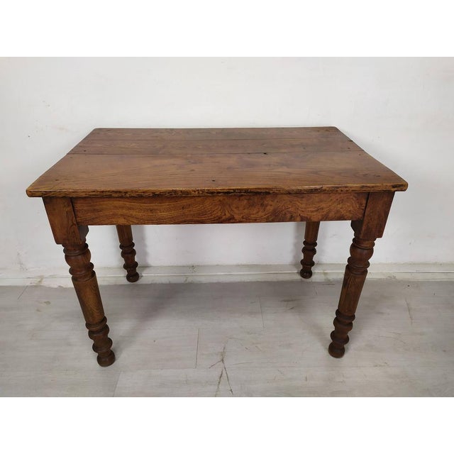 Vintage Bistro Table in Ash, in Good conditions. Designed before 1890