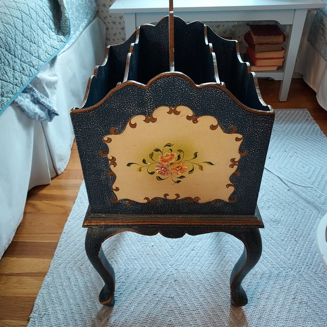 Hand Painted Floral Gilded Wood Magazine Rack Vintage Speckled Finish Handle 26" H 14" W For Sale - Image 15 of 16