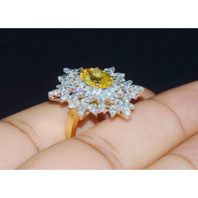 Early 21st Century GIA Certified Natural 6.1CTS VS F Diamond 18K Solid Gold Yellow Ceylon Sapphire Ring, size 6.25 For Sale - Image 5 of 5