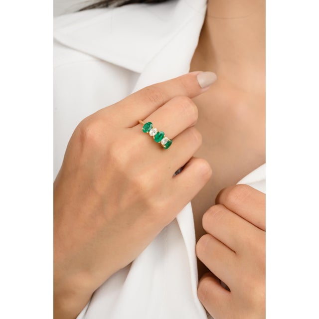 Not Yet Made - Made To Order Modern Emerald Diamond Alternative Wedding Band Size 6 For Sale - Image 5 of 12