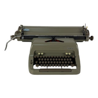 Vintage Italian Everest Typewriter, 1940s For Sale