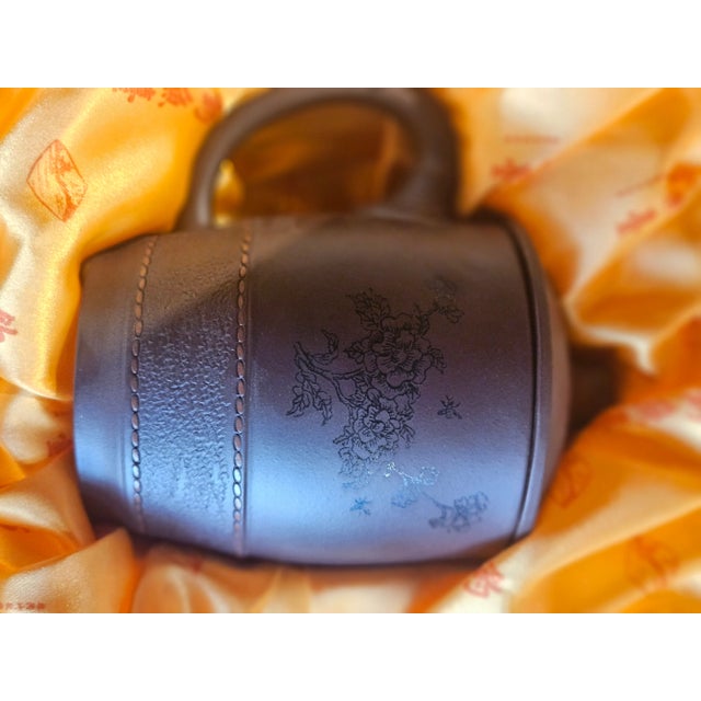 1990s Handmade Yixing Tea Cups With Lids in Box - Diaoyutai State Guesthouse Gift For Sale - Image 15 of 18