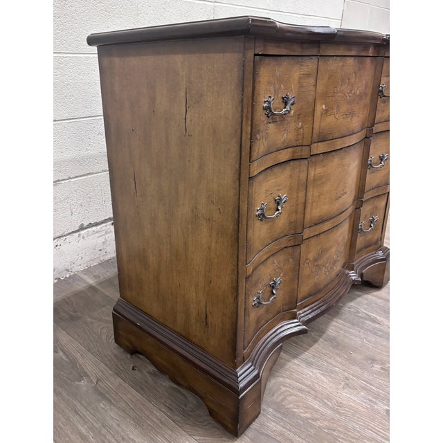 French Provincial Style Serpentine Front Three Drawer Bombe Chest For Sale In Kansas City - Image 6 of 9