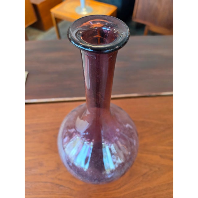 1970s Mid-Century Modern Hand-Blown Amethyst Purple Glass Decanter Bottle / Vase For Sale In Charleston - Image 6 of 9