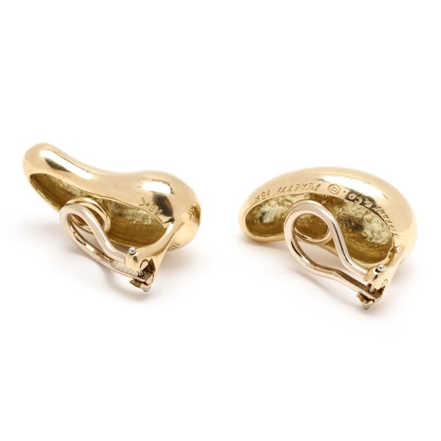 Modern Tiffany & Co Elsa Peretti Large Teardrop Clip on Earrings, 18k Yellow Gold, Pair For Sale - Image 3 of 7