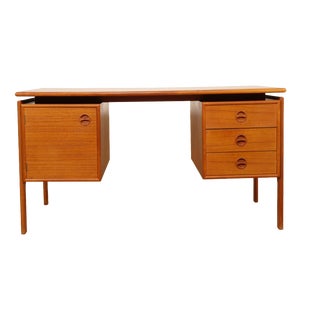 Vintage Desk by Arne Vodder for GV Mobler For Sale