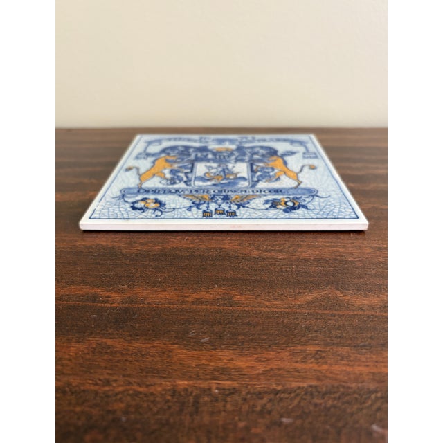 French Country Dutch Delft Blue and White Porcelain Tile With Heraldic Coat of Arms For Sale - Image 3 of 4