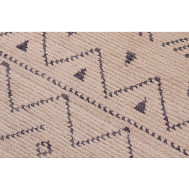 Rustic Rustic Beige/Gray High Low Wool Rug - 7'11'' X 10'3'' For Sale - Image 3 of 9