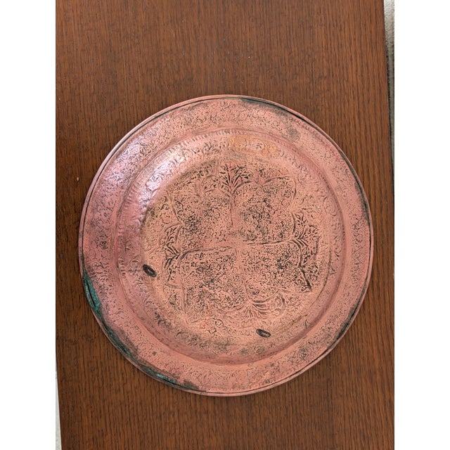 Artisanal Hand-Engraved Turkish Copper Charger or Ottoman Serving Tray Vintage Ottoman Style Hand-Hammered Copper Plate With Intricate Engraving For Sale - Image 4 of 7