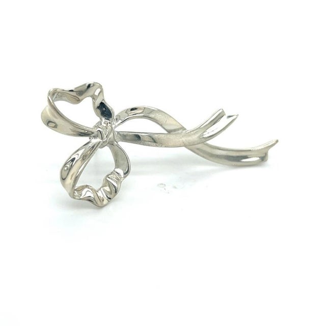 Authentic Tiffany & Co Estate Ribbon Brooch Pin Sterling Silver TIF876 This elegant Authentic Tiffany & Co Silver brooch...