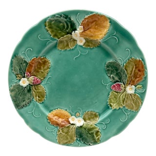 French Majolica Strawberries Plate Luneville, Circa 1880 For Sale