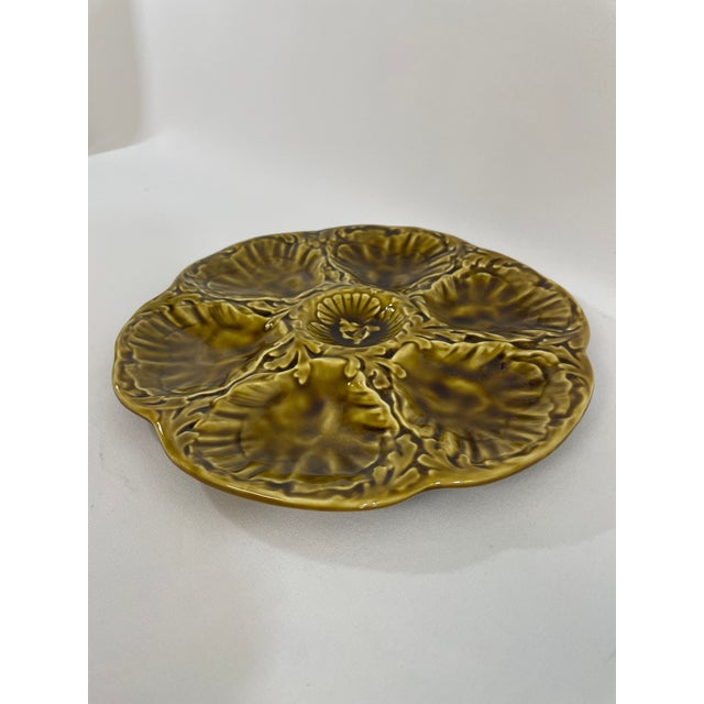 French Provincial 1950s French Gien Majolica Olive Green Oyster Plate For Sale - Image 3 of 14
