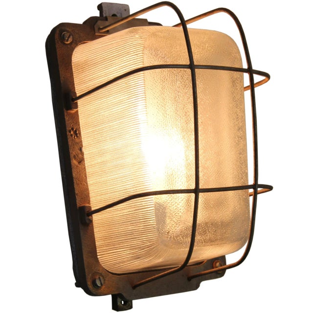 Wall lamp sconce made of cast iron with clear striped glass. Suitable for outdoor use. E27 / E26 Up to 250V (Europe/UK...