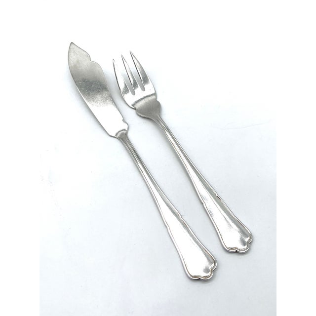 Model 122 Fish Cutlery Service in 800 Silver with Egyptian Decor from Gebrüder Köberlin, 1905, Set of 12 For Sale - Image 6 of 14