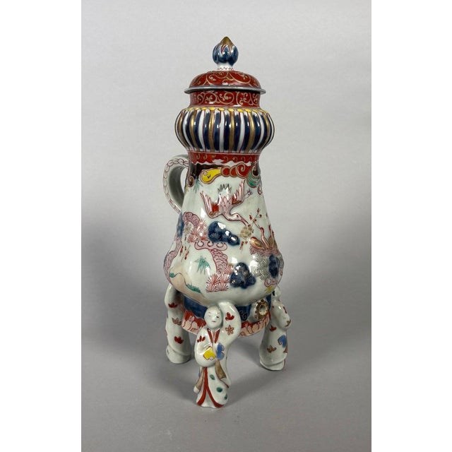 Imari porcelain tripod fountain, Japan, Edo period (1603-1868), 17th-18th century For Sale
