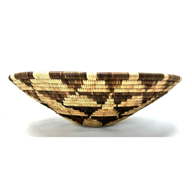 Contemporary 1970s Flight of the Swallow Pattern Botswana Basket - 19" Diam. X 5.5" H For Sale - Image 3 of 5