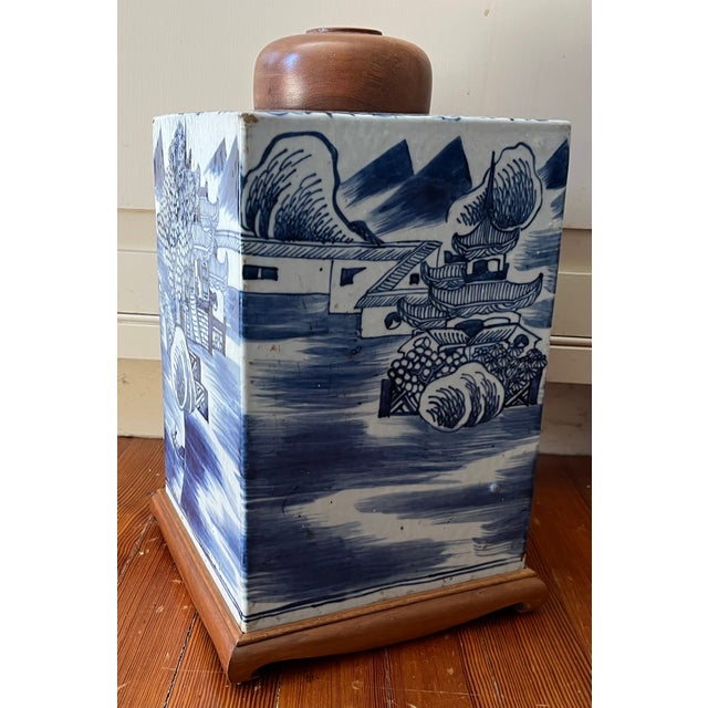 Large Antique Early 19th Century Chinese Export Porcelain Canton Blue and White Rectangular Tea Canister Caddy Vase For Sale - Image 9 of 12
