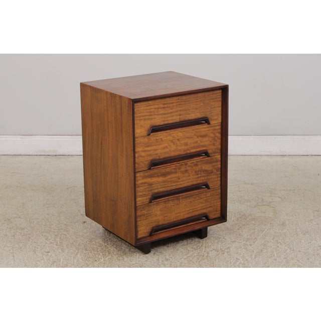 Mid-Century Modern Pair of Drexel Perspective Walnut Nightstands For Sale - Image 3 of 16