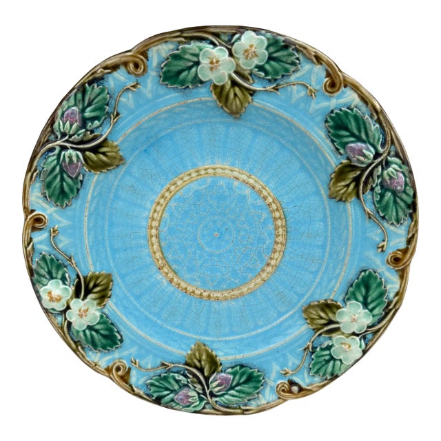 Majolica Strawberries Plate Sarreguemines, Circa 1870 For Sale