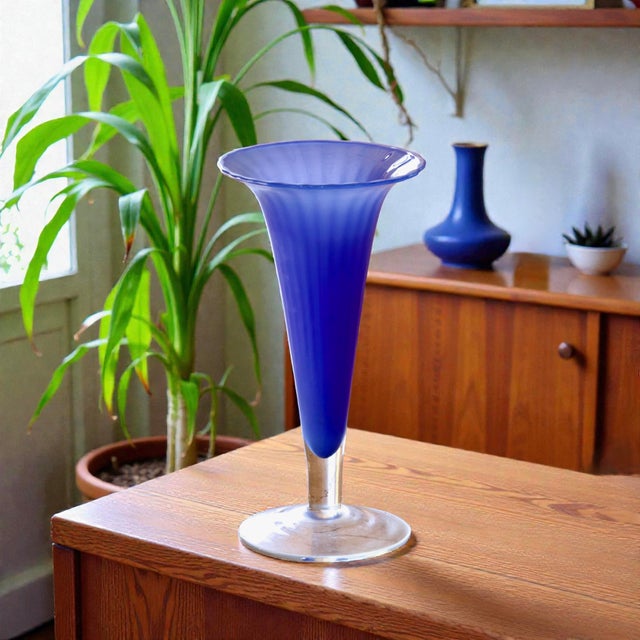Very large Murano hand-blown glass vase, Art Deco period. Magnificent cobalt blue color. Delicately fluted relief....