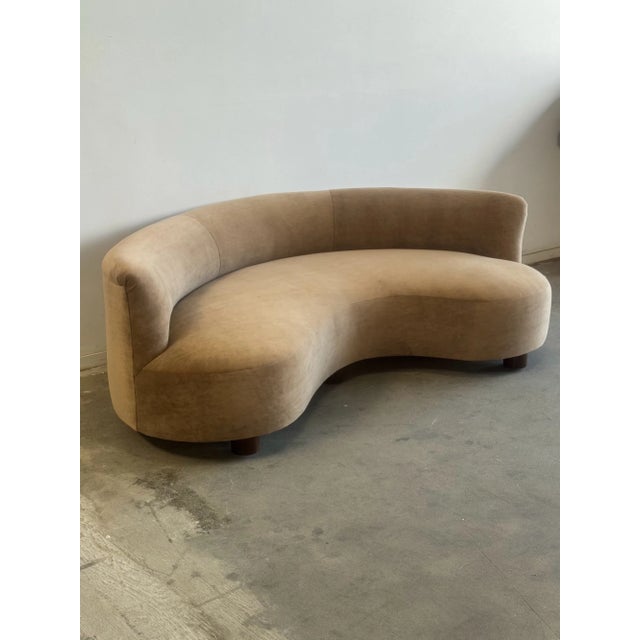 Contemporary Via Veneto Sofa For Sale - Image 3 of 8